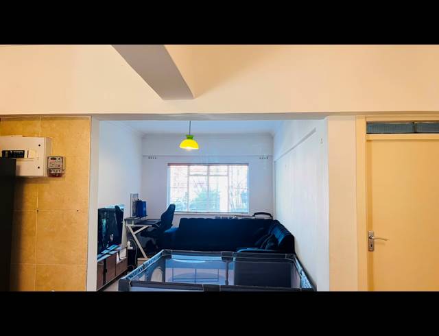 1 BEDROOM FLAT TO LET IN ESSENWOOD
